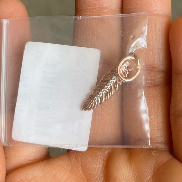 NWOT Retired Pandora Gold Angel Wing w/ Bling CZ stones - Picture 3 of 8